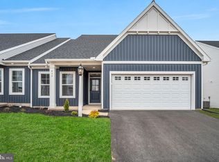 862 Shadowbrooke Dr, Dover, PA 17315