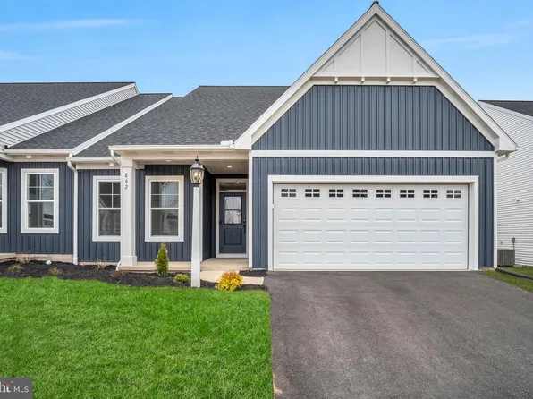 862 Shadowbrooke Dr, Dover, PA 17315