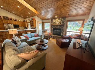 57733 Vine Maple Ln, Sunriver, OR 97707