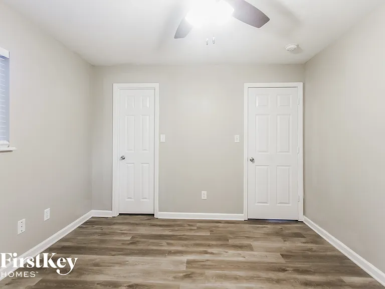 410 Grovewood Dr — Photo 7