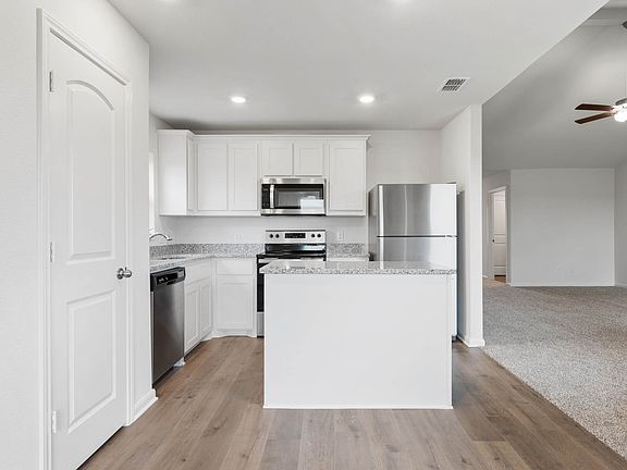 The kitchen of the Sabine has energy-efficient appliances.