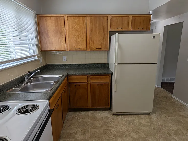 509-515 Zahn Dr — Photo 10