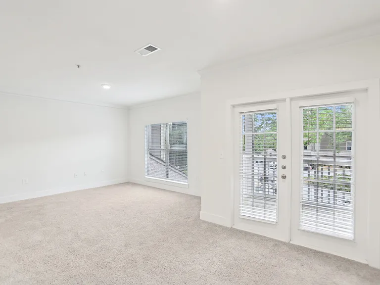 Wesley Kensington Apartments at Stonecrest — Photo 13