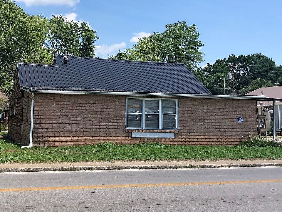 1st image of 210 W College Ave