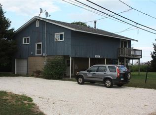 41 Riverside Dr, Clinton, CT 06413