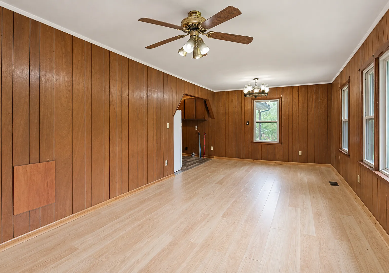Pet-Friendly 3-Bedroom Home with Carport Near Roaring River Park — Photo 3