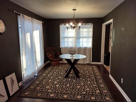 3rd image of 1904 Hollyhock Dr