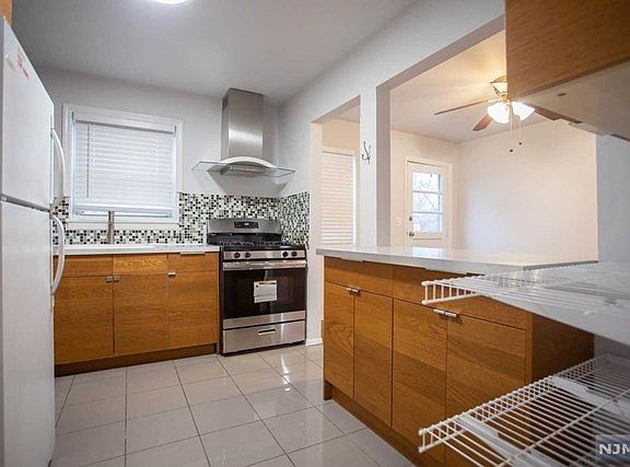 5th image of 24C Lakeview Ave