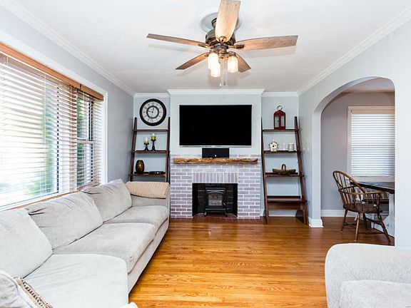 5th image of 9140 Overton Dr