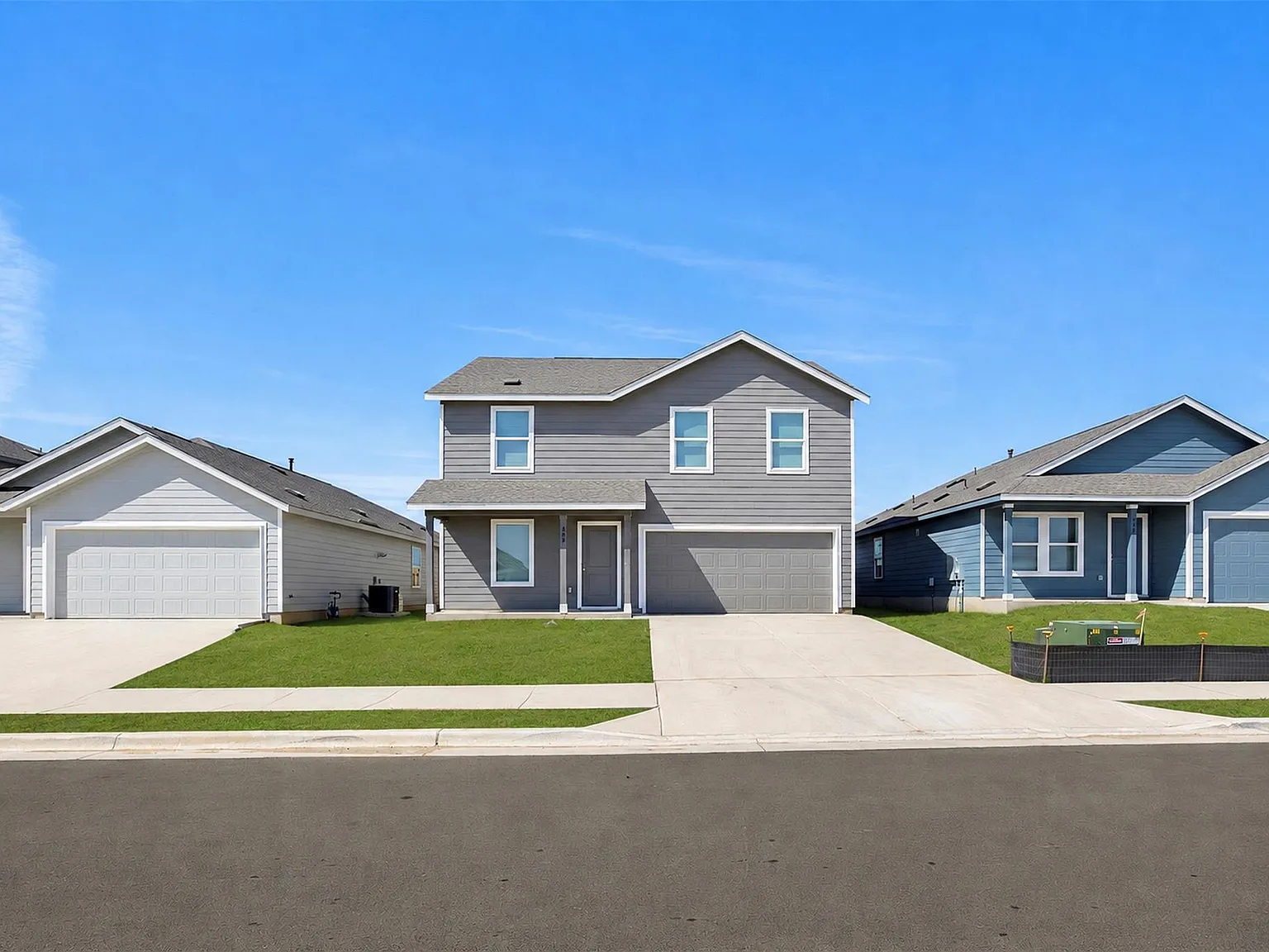 4 bed, 2.5 bath, 1891 sqft, $1,950 — Photo 2
