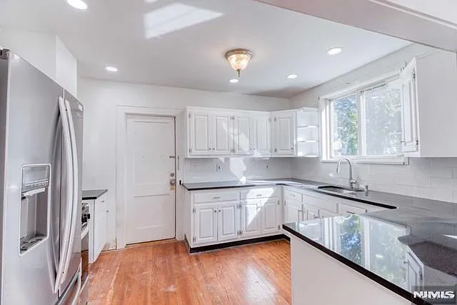 3 bed, $3,100 — Photo 2