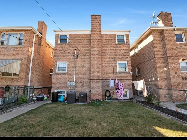 5243 S Kilbourn Ave — Photo 10