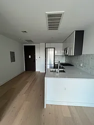 148-33 90th Avenue, #806