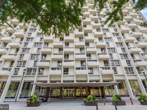 604 S Washington Sq APT 2108, Philadelphia, PA 19106