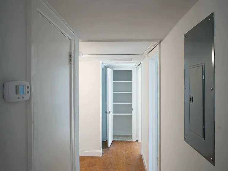 2133 Forest Hills Rd — Photo 8