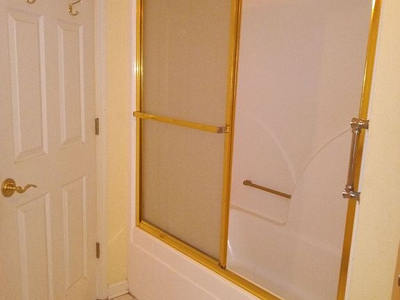 4th image of 545 Versailles Blvd APT B