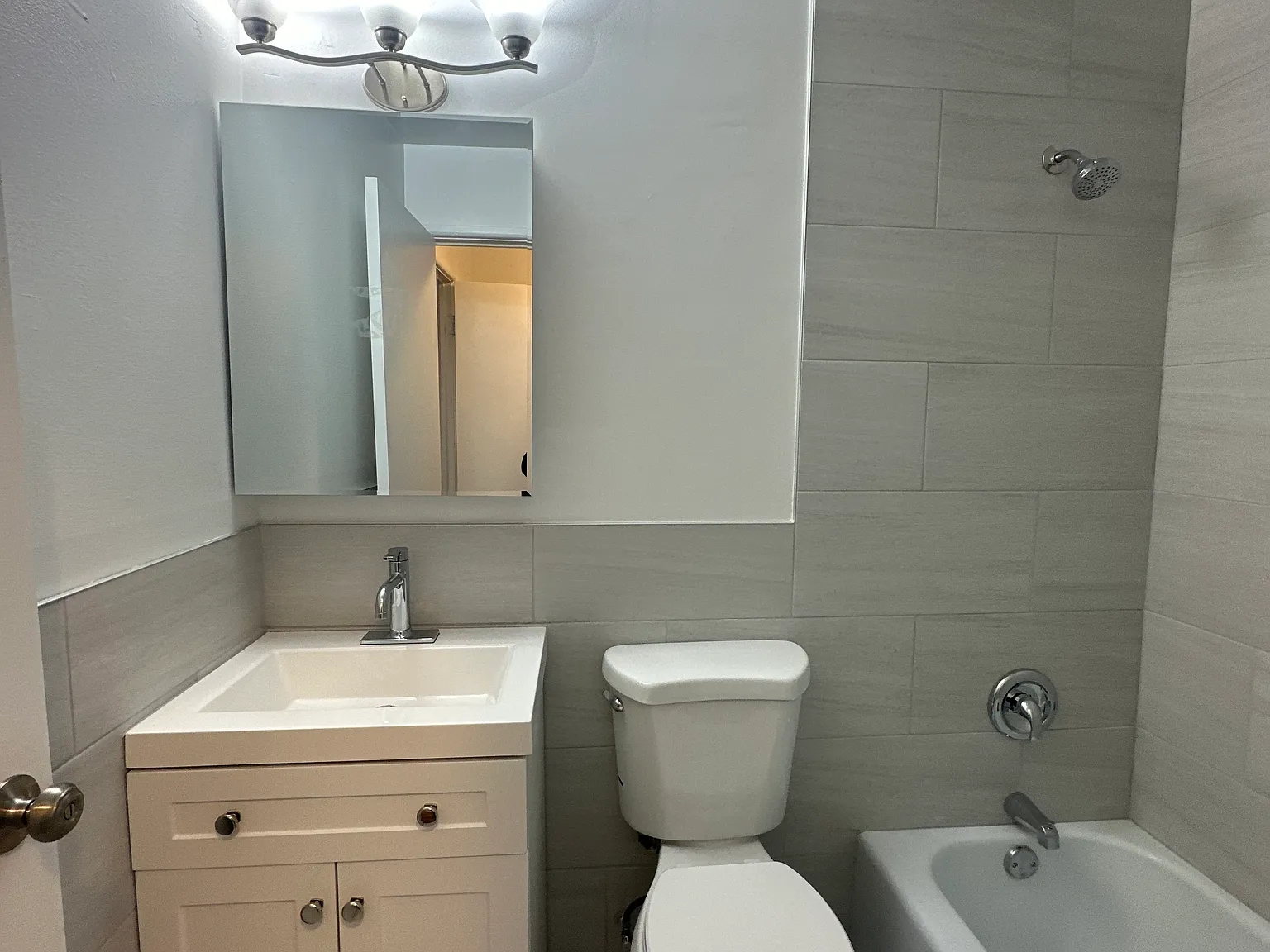 Studio, 400 sqft, $1,500 — Photo 3