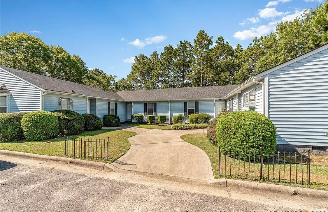 596 Countrytown Dr — Photo 1