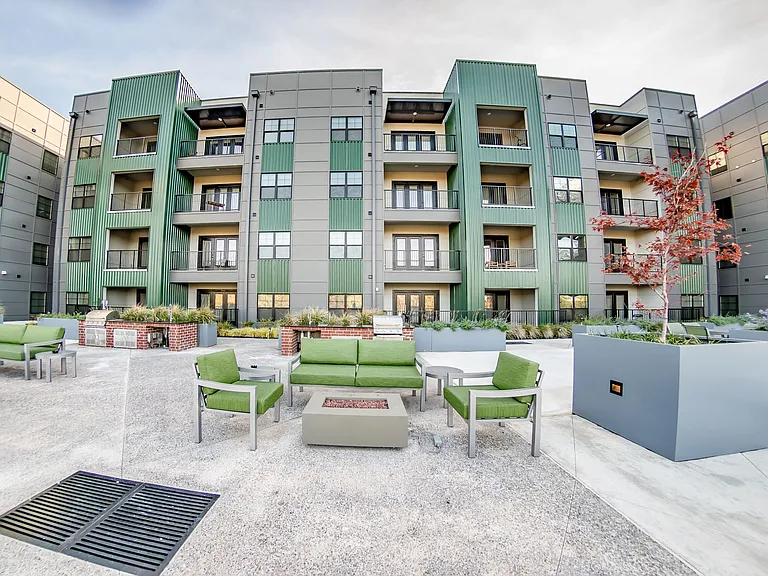 Harbor Side at Conwood Flats Apartments — Photo 10