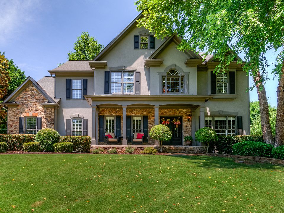 Beautiful curb appeal 
