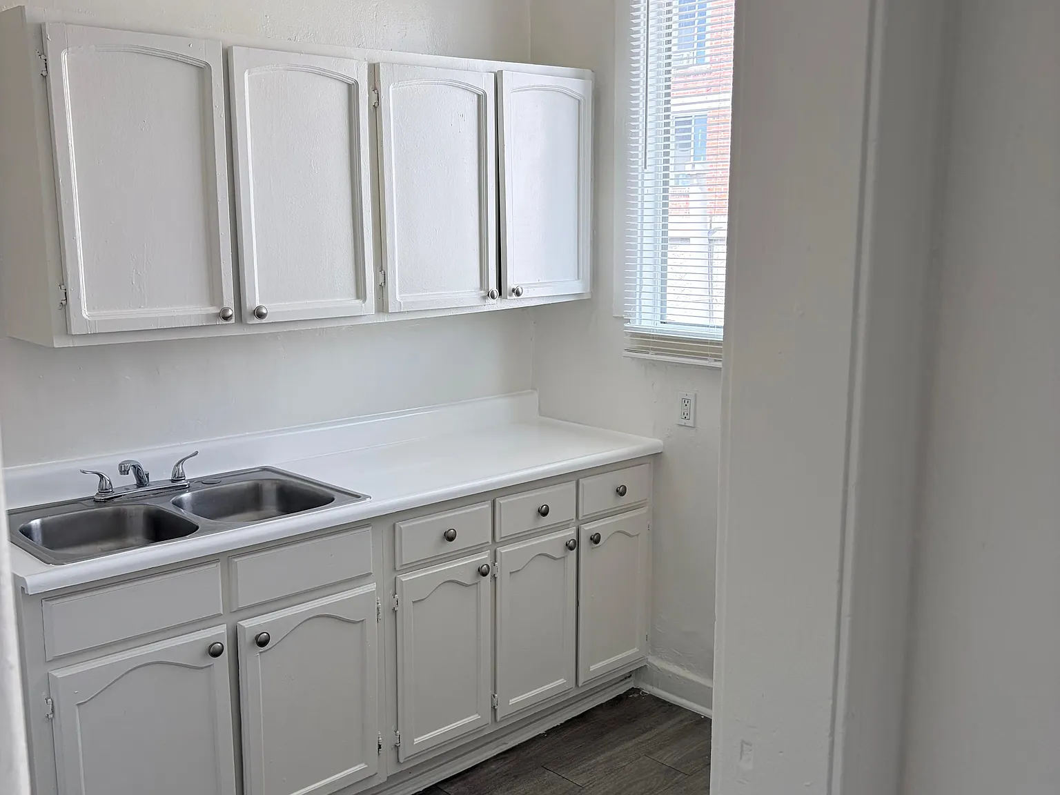 503 Union Dr — Photo 4