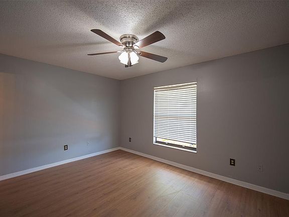 3rd image of 1621 SANDY POINT SQUARE #61
