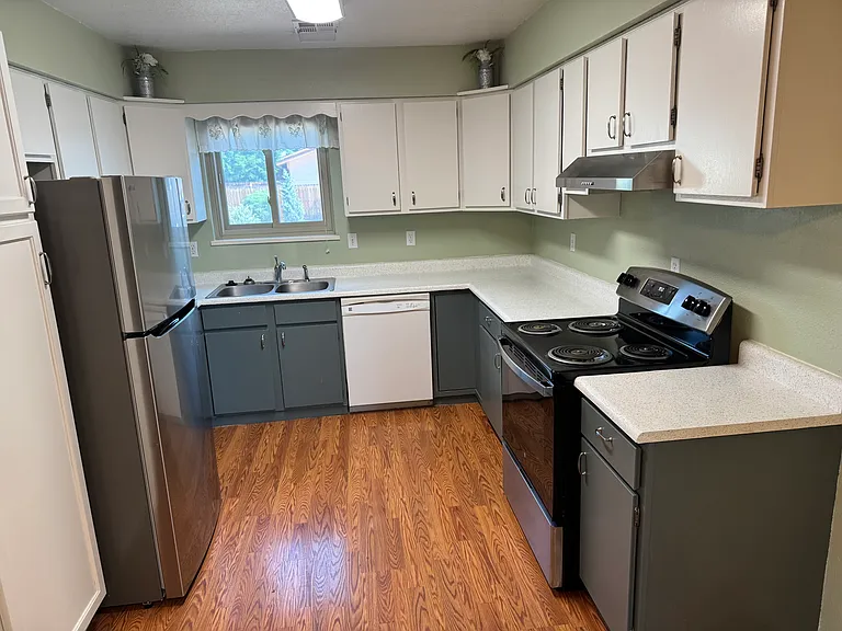 636 Starlight Dr — Photo 8