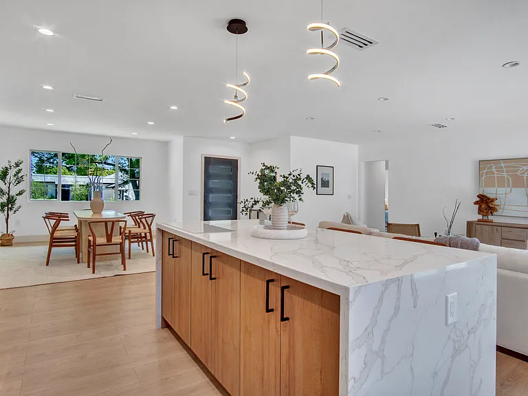 18406 Jovan St — Photo 12