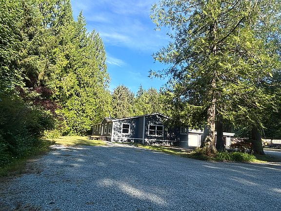 3rd image of 1095 Old Samish Rd