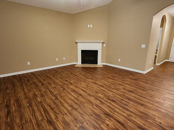 4th image of 104 Monocacy Way