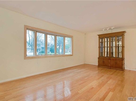 3rd image of 22 Culver Ct