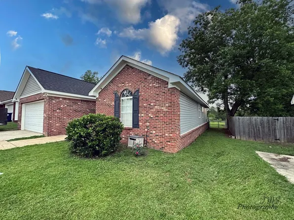 58 Miller St, Cowarts, AL 36321