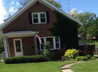 2215 Green St, Dubuque, IA 52001
