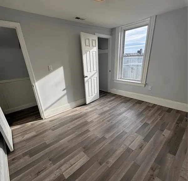 178 Clarence St #4 — Photo 1