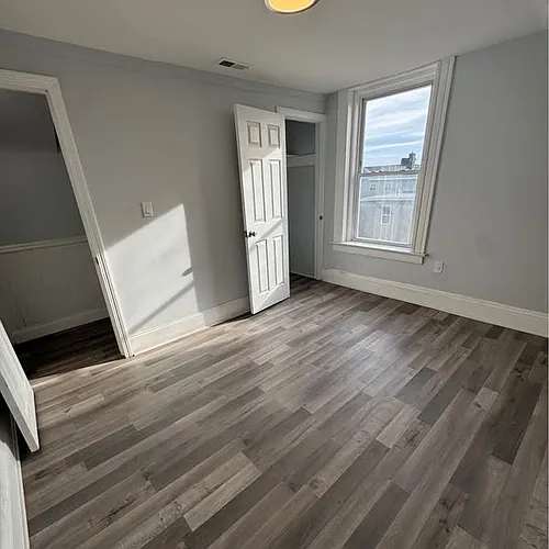 178 Clarence St #4 Photo 1