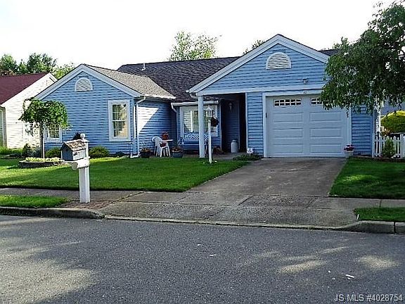 2nd image of 42 Sheffield Dr