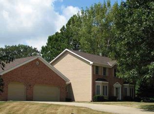 4 Eastwood Ct, Towanda, IL 61776