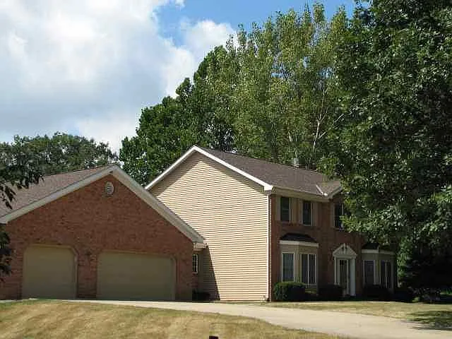 4 Eastwood Ct photo 1