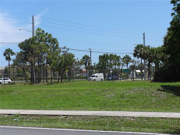 2nd image of 800 NW Dixie Highway