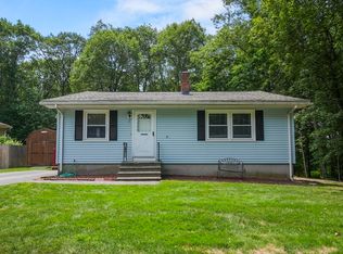 2 Hingham Rd, Worcester, MA 01606