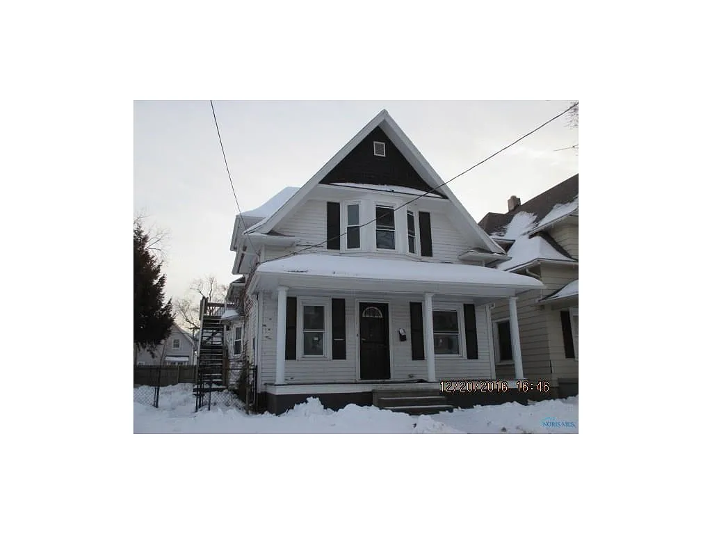 1465 Prouty Ave photo 1