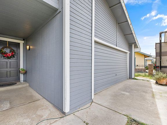 3rd image of 5601 W Laura Court