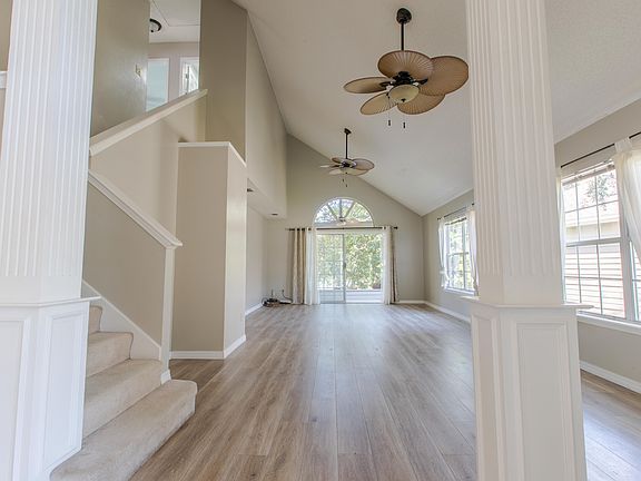 3rd image of 120 Glen Cove Pl