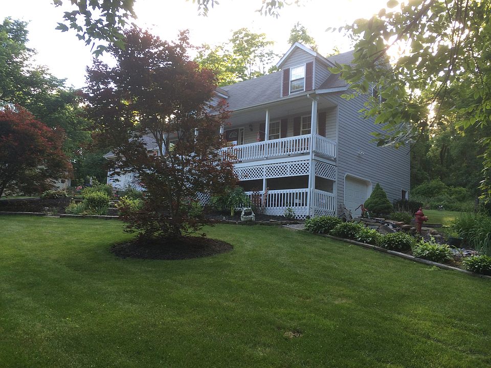 1st image of 320 Lakeview Heights Dr