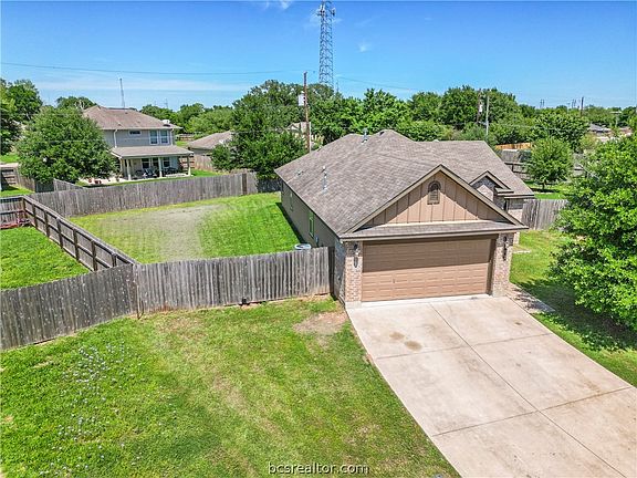 3rd image of 102 Wild Flower Ct