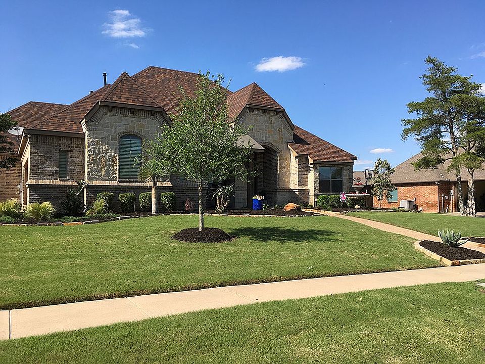1st image of 210 Williamsburg Ln