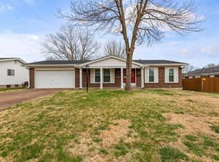 7422 Georgetown Dr, Hazelwood, MO 63042