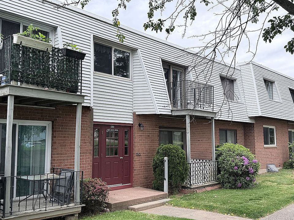 1st image of 256 Richard St APT 4