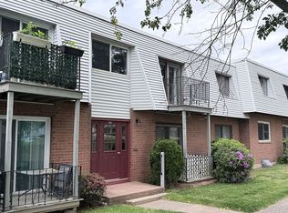 256 Richard St APT 4, Newington, CT 06111