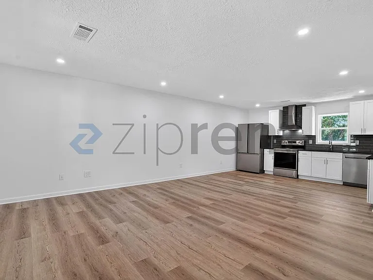 500 Camp Creek Cir #1 — Photo 3